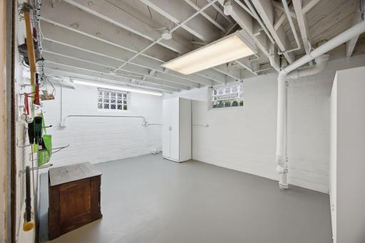 45-web-or-mls-1531_Asbury_St_N_Saint_Paul_MN_55108_040.jpg