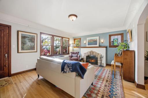 7-web-or-mls-1531_Asbury_St_N_Saint_Paul_MN_55108_002.jpg