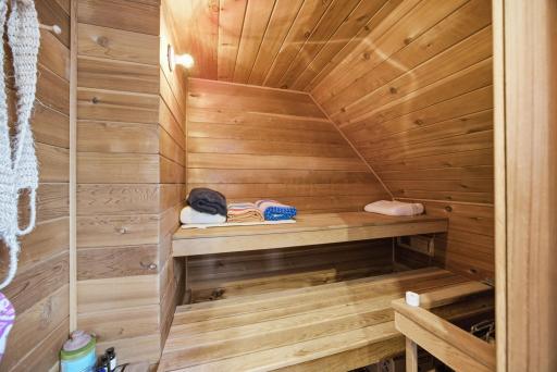 36-web-or-mls-1531_Asbury_St_N_Saint_Paul_MN_55108_031.jpg
