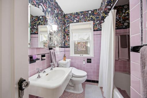 27-web-or-mls-1531_Asbury_St_N_Saint_Paul_MN_55108_014 (2).jpg