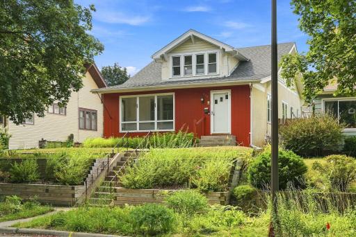 902 Hyacinth Ave E, Saint Paul, MN 55106