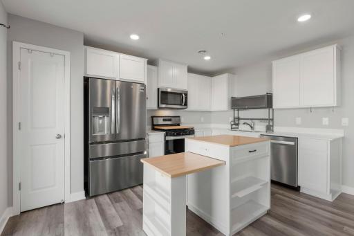 13616 Kaylemore Trail, Rosemount, MN 55068