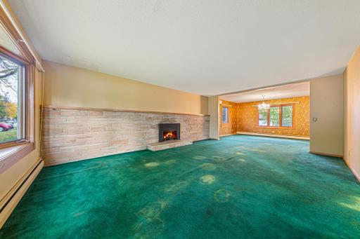 303 S Main Street, Winthrop, MN 55396