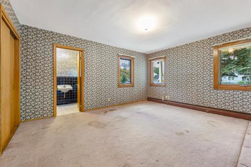 303 S Main Street, Winthrop, MN 55396