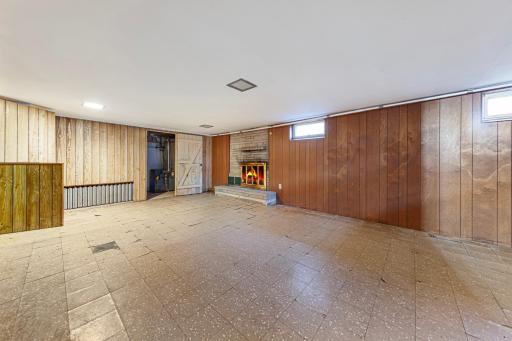 303 S Main Street, Winthrop, MN 55396