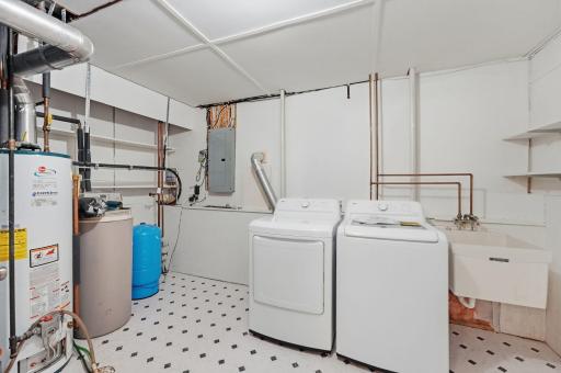 laundry room.jpg
