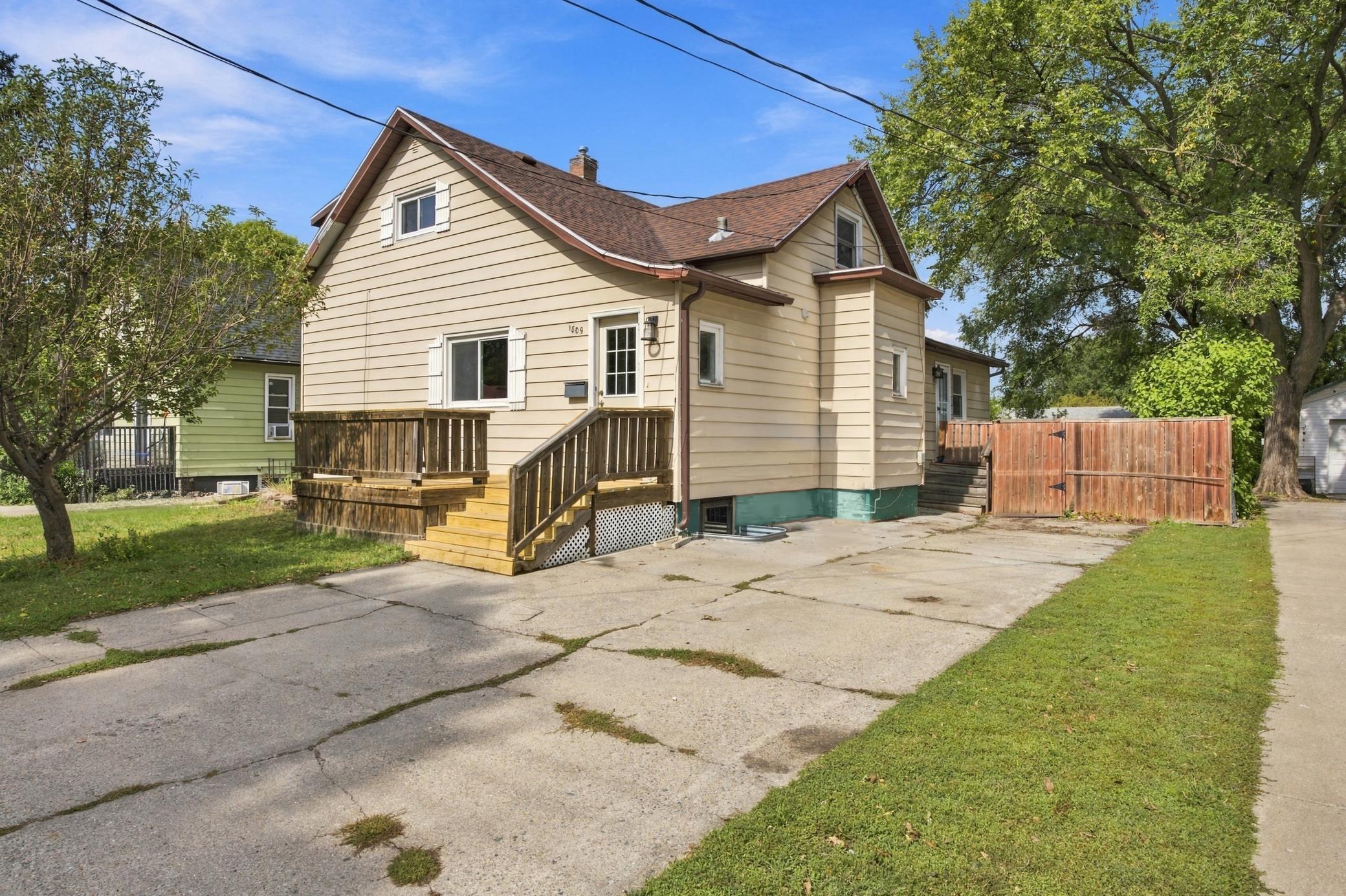 Property photo for 1809 5th Avenue S, Fargo, ND 58103