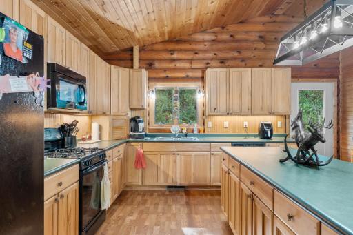 18158 Willow Road, Altura, MN 55910