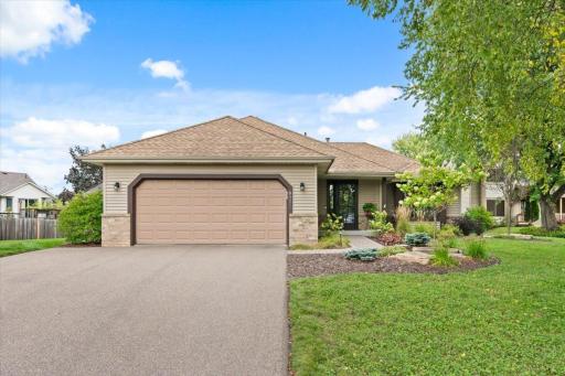 8821 Rainier Court, Woodbury, MN 55125