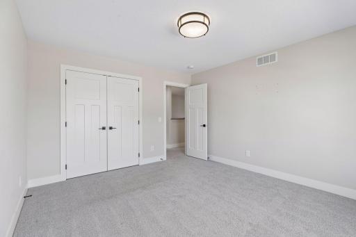 7400 Agate Trail, Inver Grove Heights, MN 55077