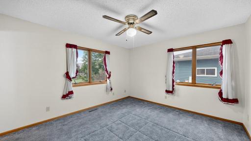 1320 N Garden Street, Lake City, MN 55041