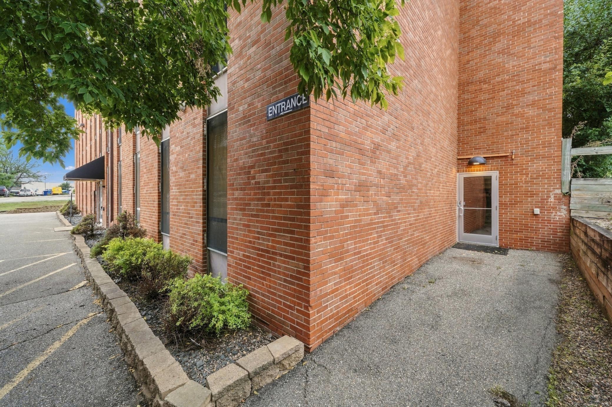 65_6311_wayzata_blvd_0065.jpg