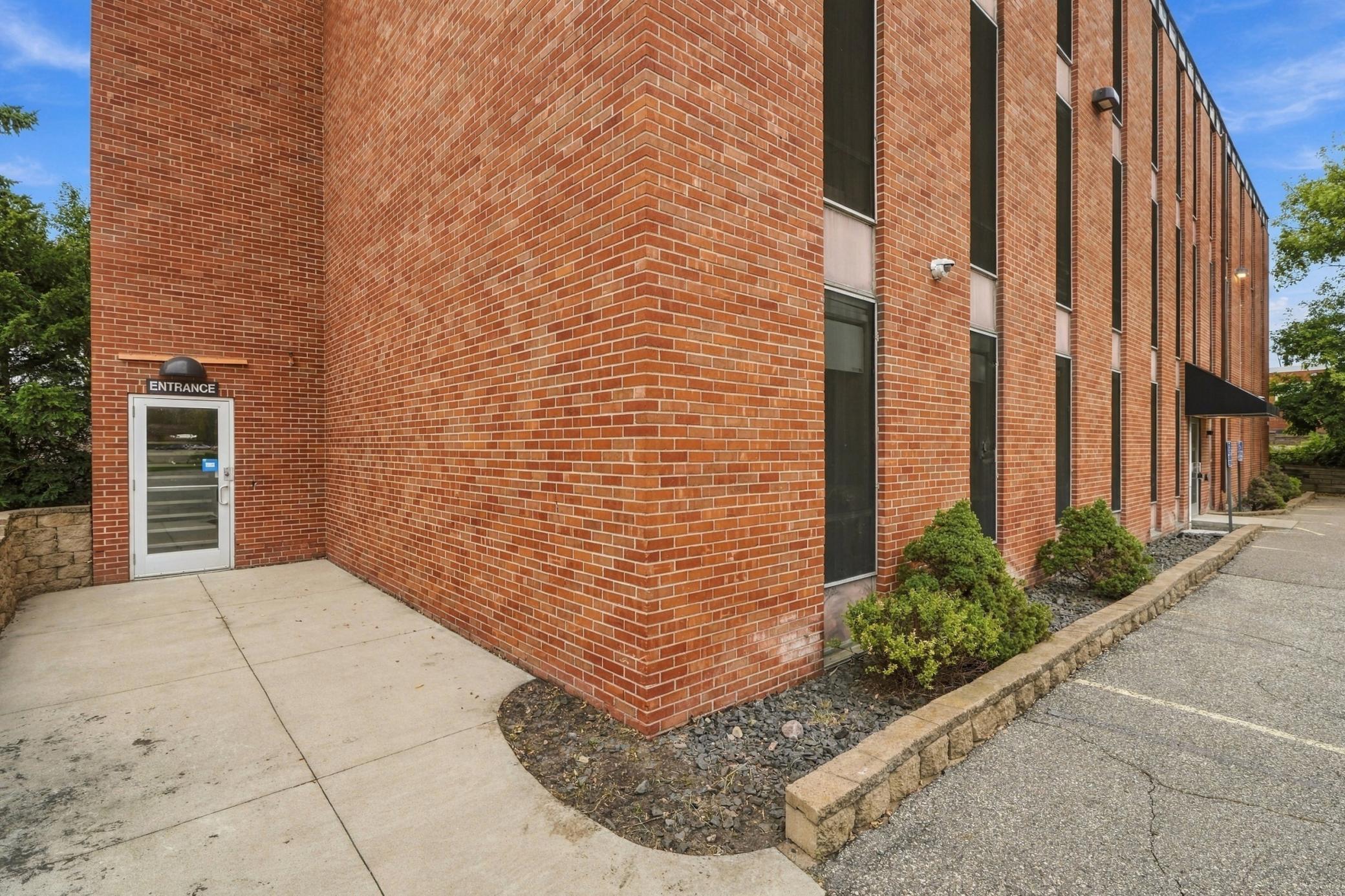 64_6311_wayzata_blvd_0064.jpg