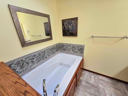 324 W 7th Street, Litchfield, MN 55355
