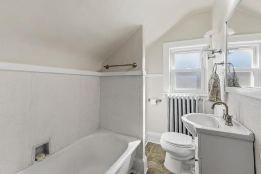 1329 Beech Street, Saint Paul, MN 55106