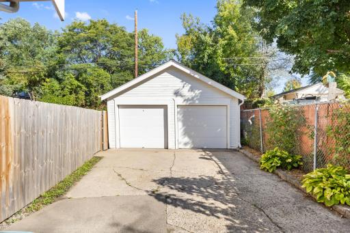 1329 Beech Street, Saint Paul, MN 55106