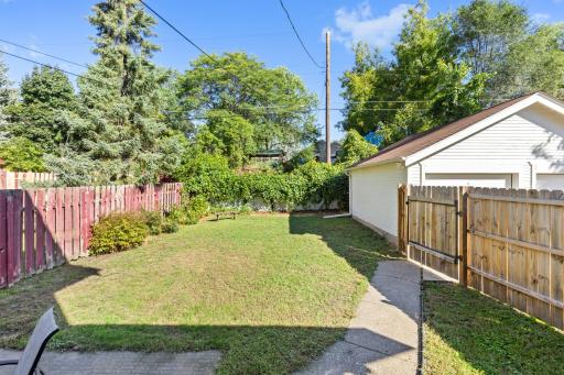 1329 Beech Street, Saint Paul, MN 55106