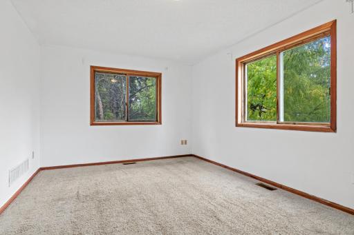 1027 White Bear Avenue N, Saint Paul, MN 55106