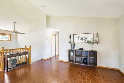 10-web-or-mls-414 Roosevelt Dr-S2309-010.jpg