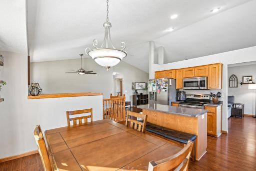 16-web-or-mls-414 Roosevelt Dr-S2309-016.jpg
