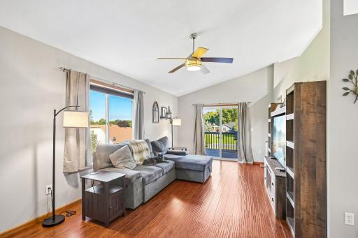 11-web-or-mls-414 Roosevelt Dr-S2309-011.jpg