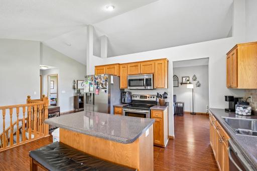 17-web-or-mls-414 Roosevelt Dr-S2309-017.jpg