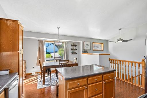 21-web-or-mls-414 Roosevelt Dr-S2309-021.jpg
