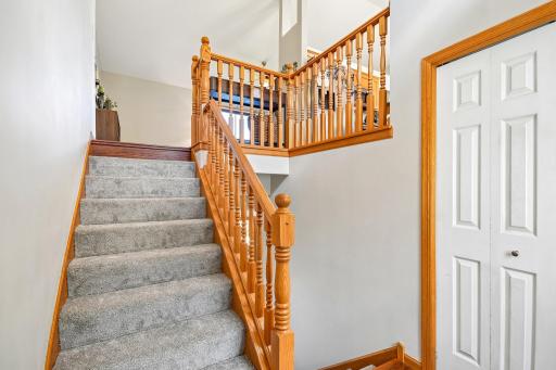 8-web-or-mls-414 Roosevelt Dr-S2309-008.jpg