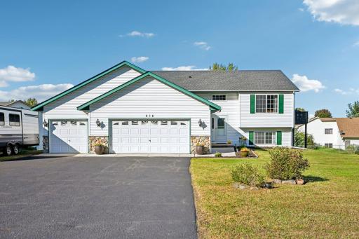1-web-or-mls-414 Roosevelt Dr-S2309-001.jpg
