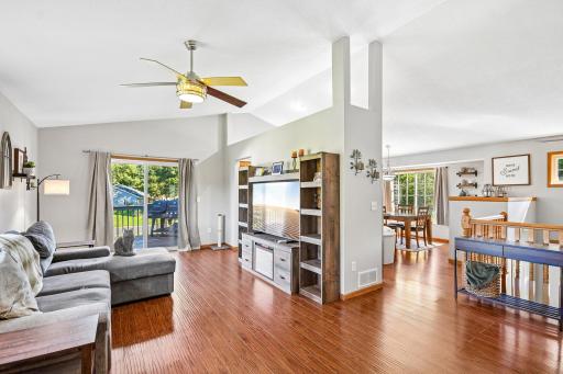13-web-or-mls-414 Roosevelt Dr-S2309-013.jpg