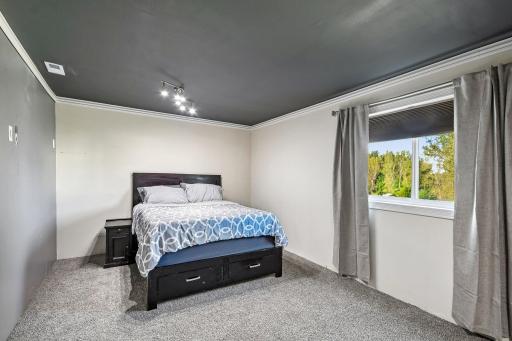 36-web-or-mls-414 Roosevelt Dr-S2309-036.jpg