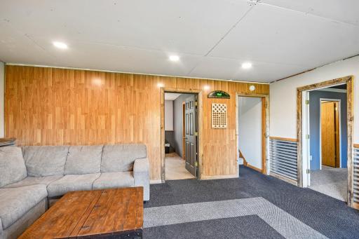 27-web-or-mls-414 Roosevelt Dr-S2309-027.jpg