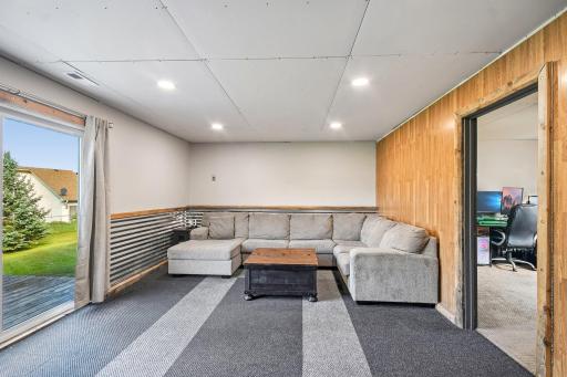 32-web-or-mls-414 Roosevelt Dr-S2309-032.jpg