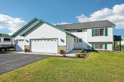 6-web-or-mls-414 Roosevelt Dr-S2309-006.jpg