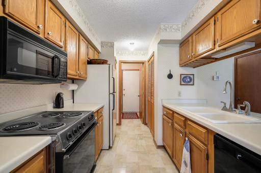 14389 Bedford Drive, Eden Prairie, MN 55346