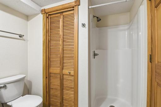 3/4 Bath in LL