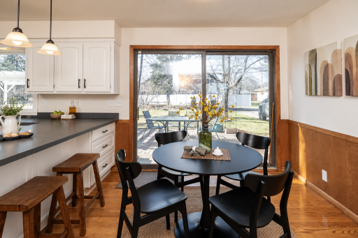 Eat in dining space