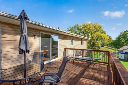 Large deck replaced in 2020 leading from dining room