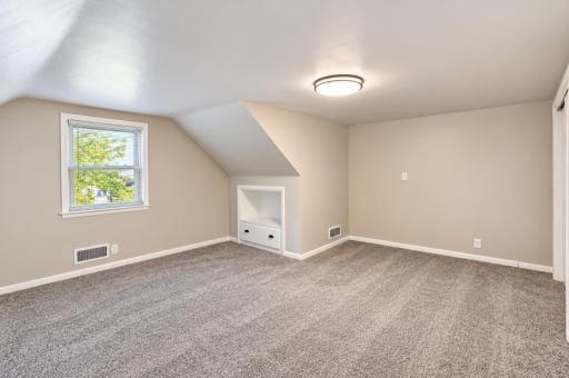 105 Amsterdam Avenue W, Hollandale, MN 56045