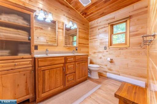 3226 Phillips Road, Cook, MN 55723