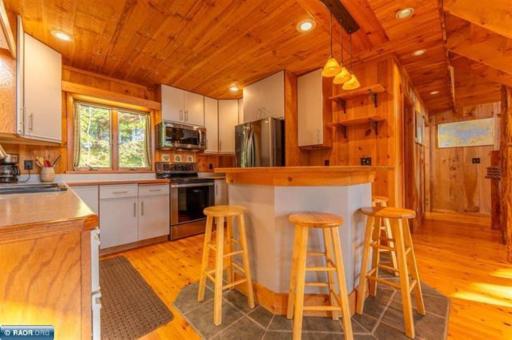 3226 Phillips Road, Cook, MN 55723