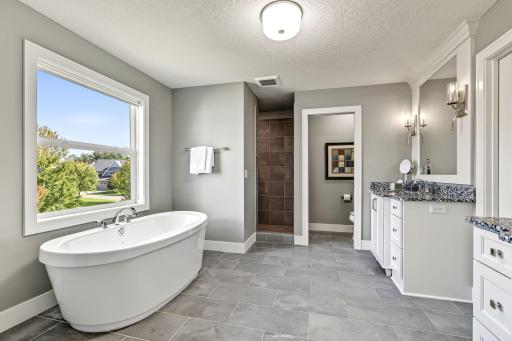 5660 Archer Lane N, Plymouth, MN 55446