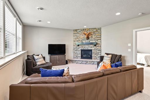 5660 Archer Lane N, Plymouth, MN 55446