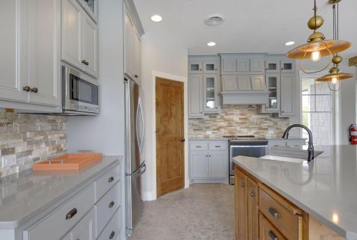 5660 Archer Lane N, Plymouth, MN 55446