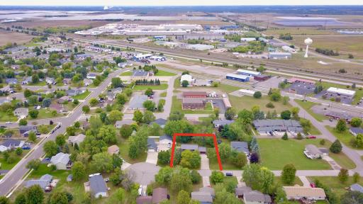 Great Location w/ Walking Distance to Restaurants!
