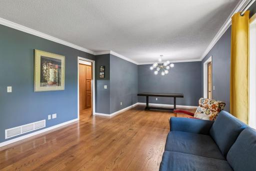 2815 Saddlebrooke Circle E, Minnetonka, MN 55305