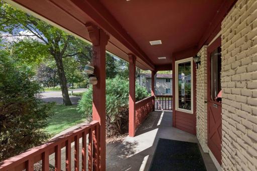 2815 Saddlebrooke Circle E, Minnetonka, MN 55305