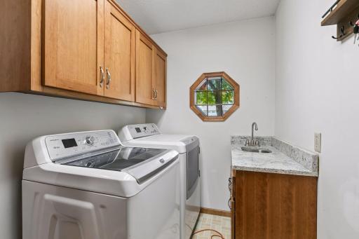 2815 Saddlebrooke Circle E, Minnetonka, MN 55305