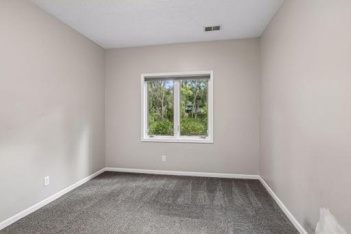 2815 Saddlebrooke Circle E, Minnetonka, MN 55305