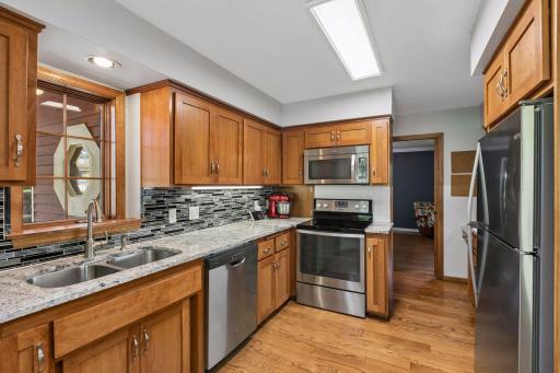 2815 Saddlebrooke Circle E, Minnetonka, MN 55305